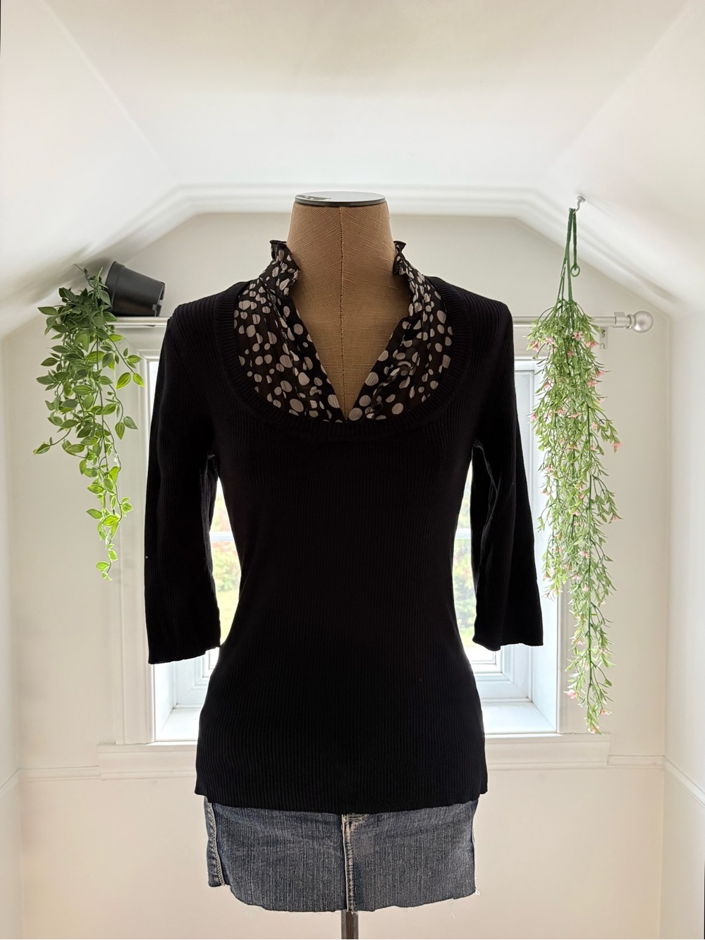 Black Women's Ribbed Scoop Neck Sweater with Printed Collar